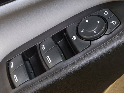 Used 2019 Chevrolet Equinox LT image 27