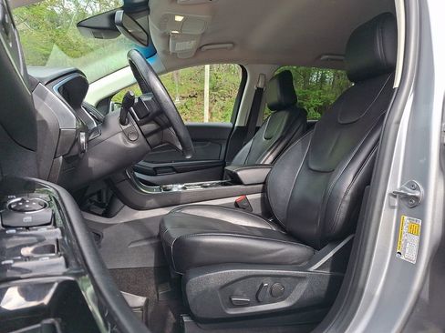 Used 2020 Ford Edge Titanium AWD/4WD image 13