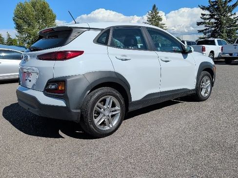 Used 2021 Hyundai Kona SE w/ Cargo Package FWD image 3