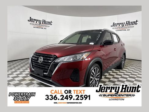 Used 2021 Nissan Kicks SV FWD image 1