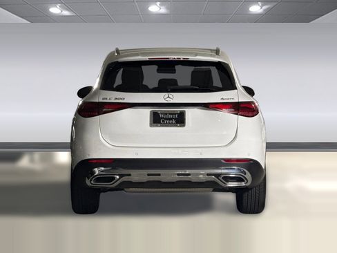 Used 2026 Mercedes-Benz GLC 300 4MATIC image 9