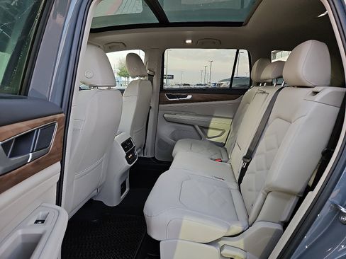 New 2026 Volkswagen Atlas SE image 11