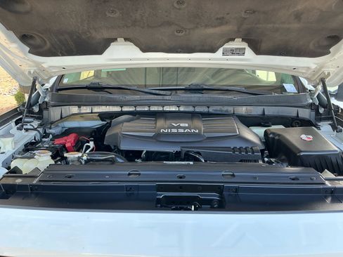 Used 2020 Nissan Titan SV w/ SV Convenience Package RWD image 20