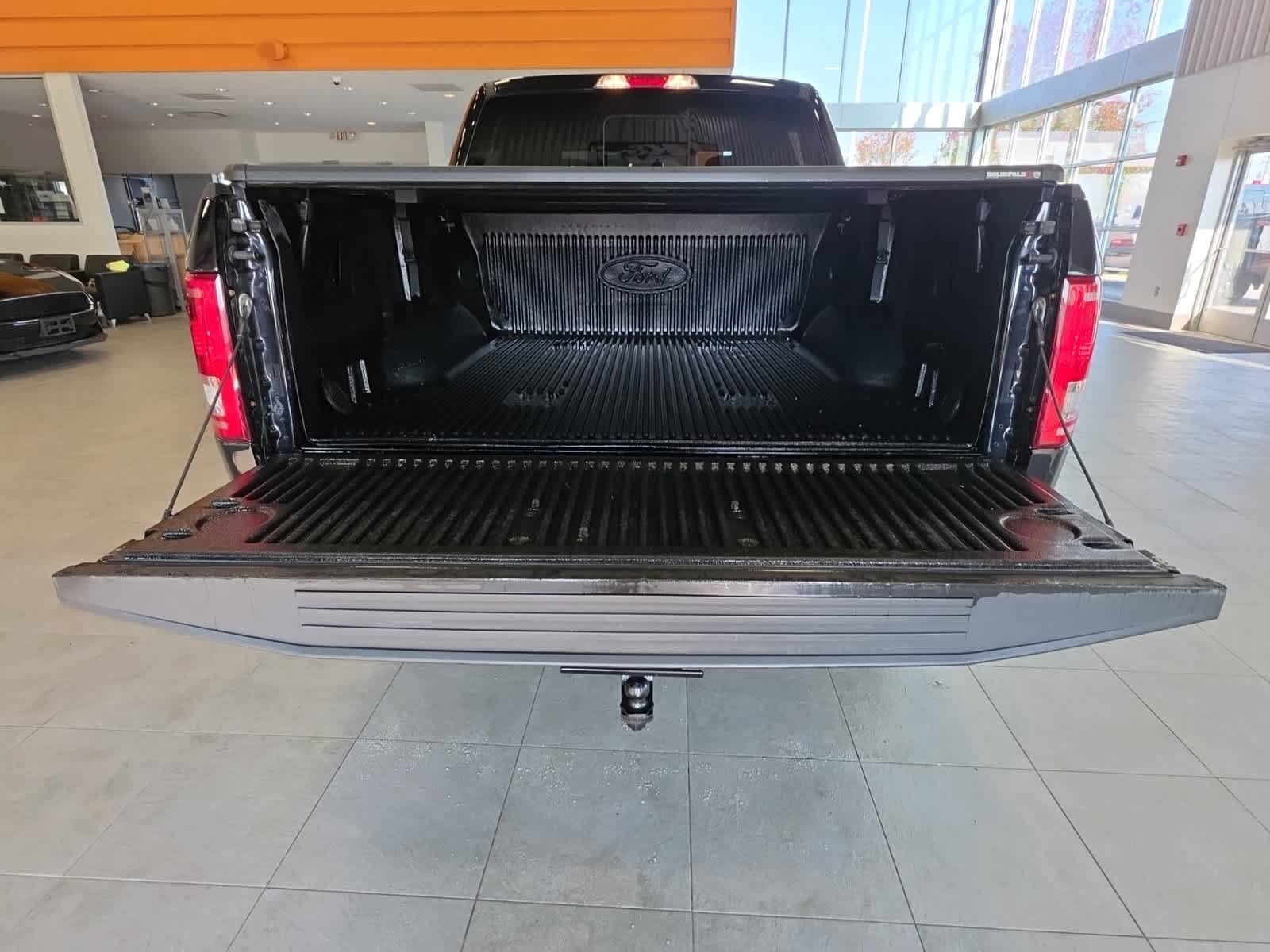 Used 2017 Ford F150 XLT w/ Equipment Group 302A Luxury AWD/4WD image 8