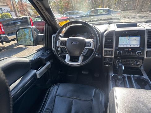 Used 2018 Ford F150 Lariat w/ Equipment Group 502A Luxury image 9