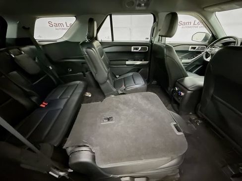 Used 2021 Ford Explorer XLT w/ Equipment Group 202A AWD/4WD image 29