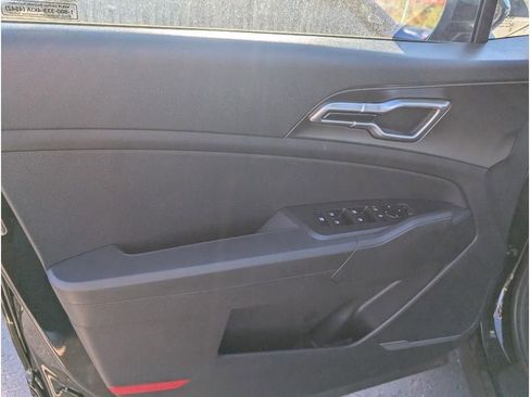 New 2026 Kia Sportage LX image 15