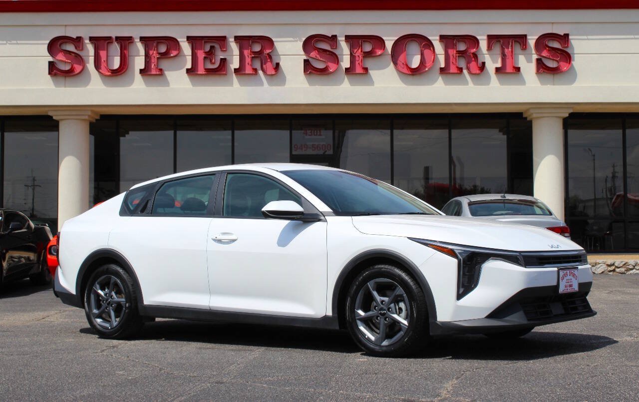 Used 2025 Kia K4 FWD image 1