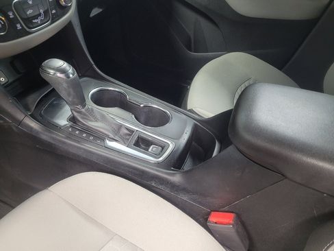 Used 2018 Chevrolet Equinox LS image 25