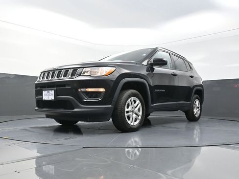 Used 2018 Jeep Compass Sport AWD/4WD image 23