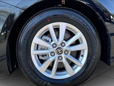 Used 2025 Toyota Camry LE image 11