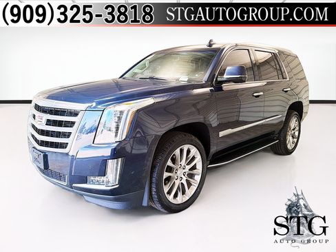 Used 2018 Cadillac Escalade Luxury AWD/4WD image 1