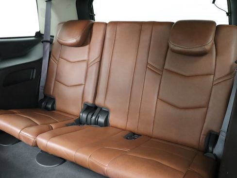 Used 2016 Cadillac Escalade Premium AWD/4WD image 35
