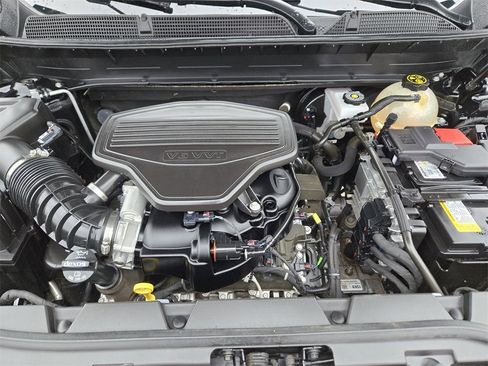 Used 2022 GMC Acadia AT4 w/ Technology Package image 34