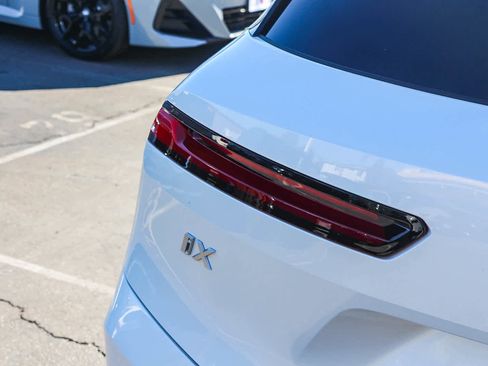 Used 2026 BMW iX xDrive45 image 7