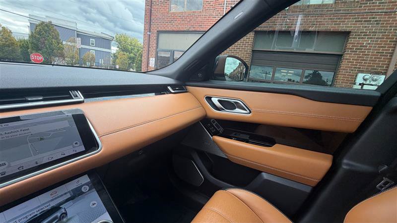 Used 2019 Land Rover Range Rover Velar R-Dynamic HSE AWD/4WD image 40