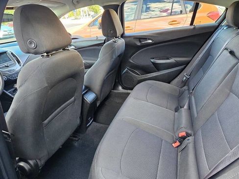Used 2017 Chevrolet Cruze LT image 14