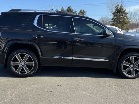 Used 2017 GMC Acadia Denali image 11