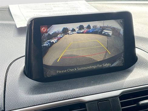 Used 2018 MAZDA MAZDA3 Touring image 14