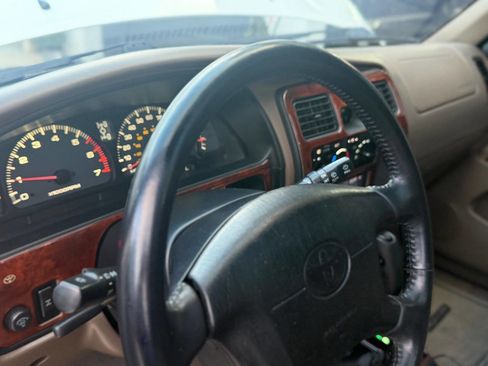 Used 2001 Toyota 4Runner SR5 image 19