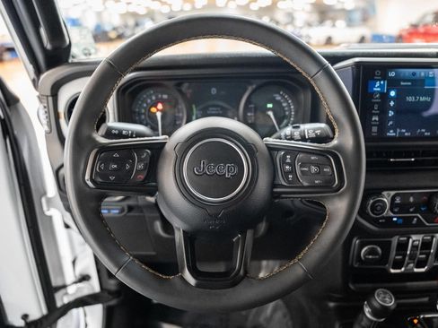 Used 2024 Jeep Wrangler Unlimited w/ Convenience Group AWD/4WD image 36