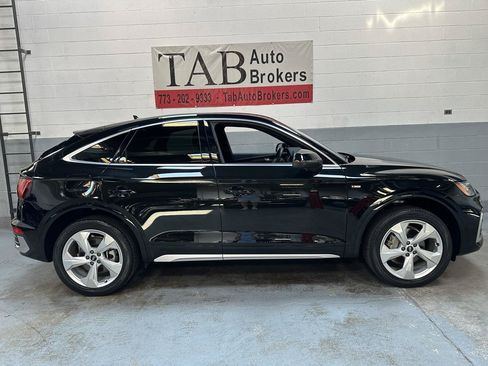 Used 2023 Audi Q5 2.0T Premium w/ Convenience Package AWD/4WD image 2