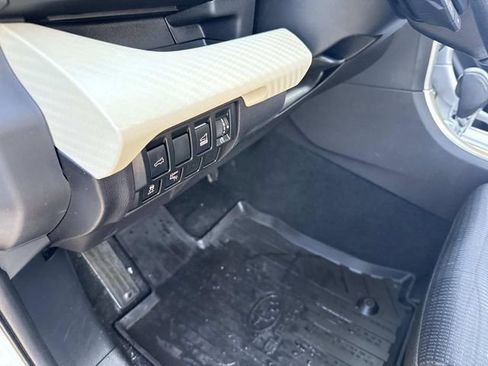 Used 2019 Subaru Ascent Premium image 24