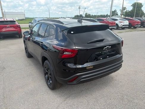 New 2026 Chevrolet Trax LT w/ Driver Confidence Package FWD image 4