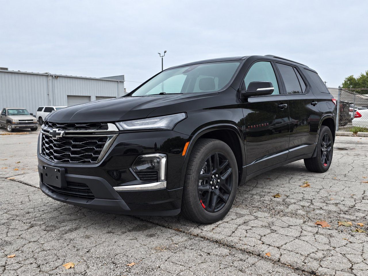 Used 2022 Chevrolet Traverse Premier w/ Redline Edition AWD/4WD image 3