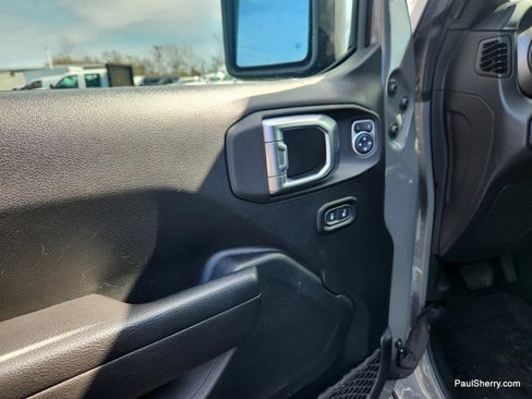 Used 2022 Jeep Gladiator Sport image 23