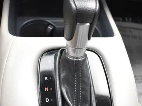 Used 2025 Honda HR-V LX image 33