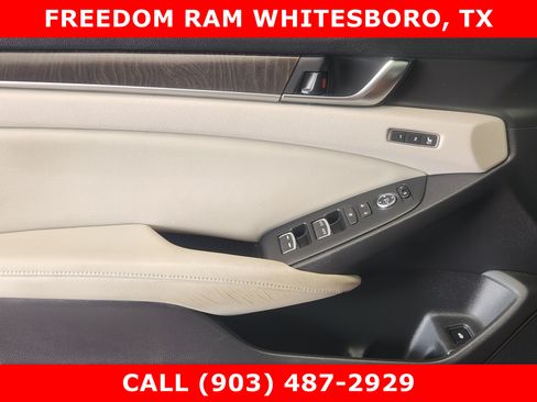Used 2018 Honda Accord Touring image 16
