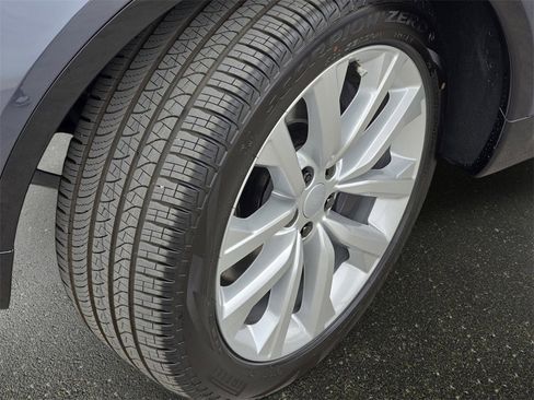 New 2026 Land Rover Discovery Limited Edition image 35