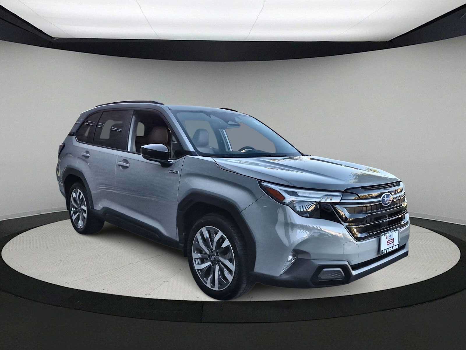 Used 2025 Subaru Forester Touring AWD/4WD image 2