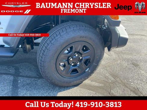 Used 2024 Jeep Wrangler Sport image 25
