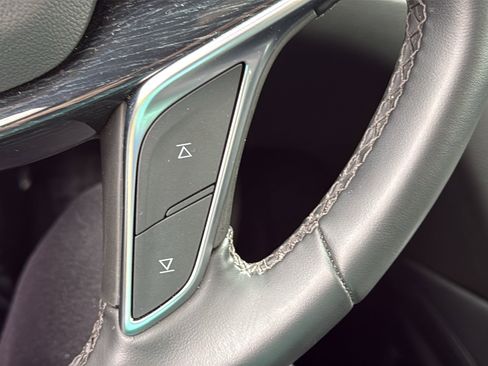 Certified 2025 Cadillac XT5 Premium Luxury image 18