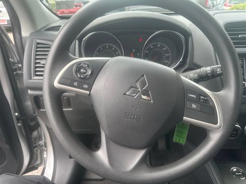 Used 2025 Mitsubishi Outlander Sport SE AWD/4WD image 15