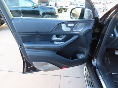 Used 2021 Mercedes-Benz GLS 580 GLS 580 image 28