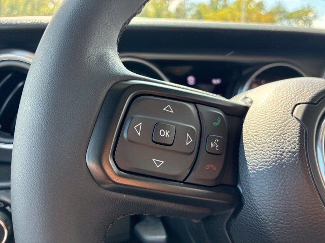Used 2023 Jeep Gladiator Sport AWD/4WD image 27