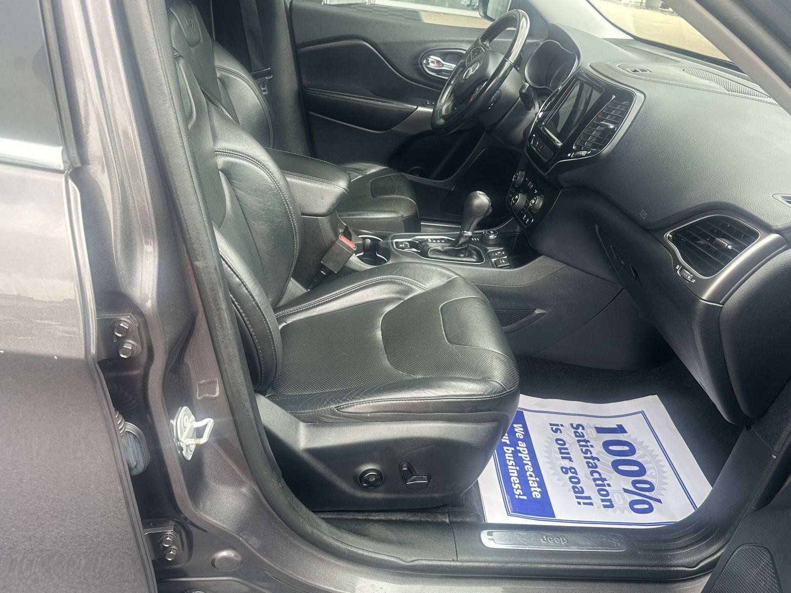 Used 2019 Jeep Cherokee Limited AWD/4WD image 22