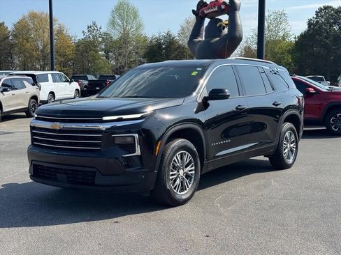 Used 2026 Chevrolet Traverse LT w/ LPO, Floor Liner Package FWD image 7