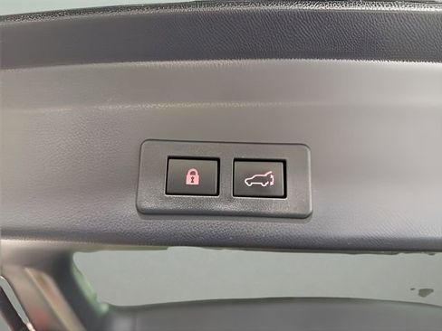 Used 2025 Subaru Ascent Premium image 37