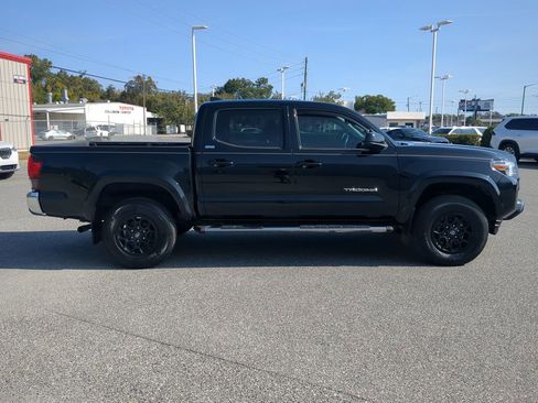 Used 2020 Toyota Tacoma TRD Sport image 12