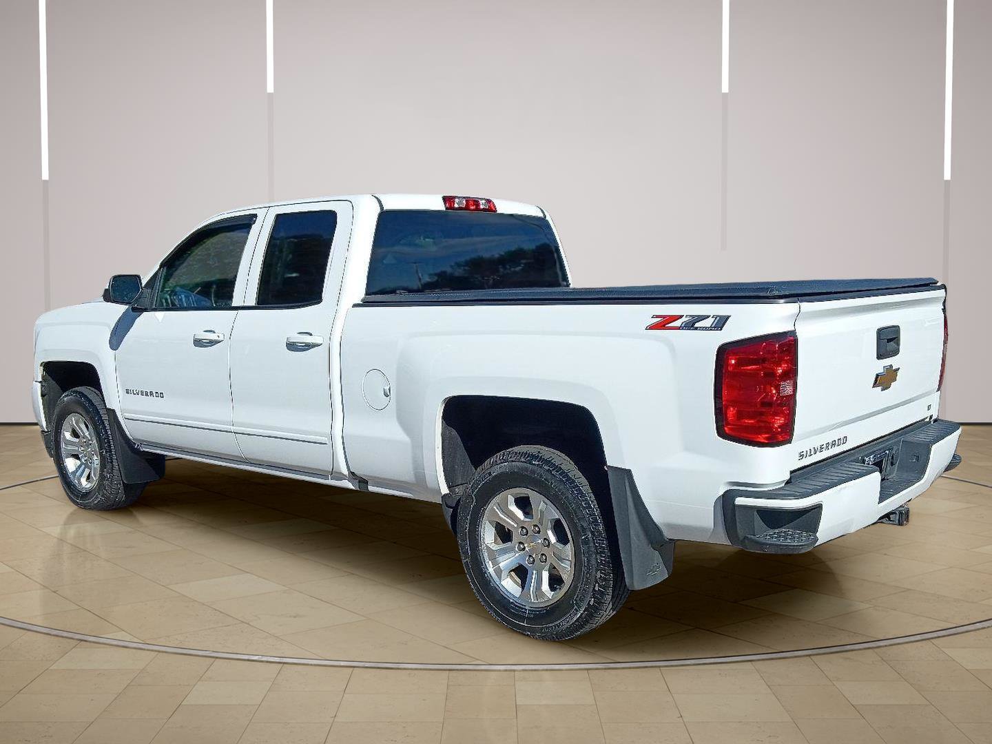 Used 2018 Chevrolet Silverado 1500 LT w/ All Star Edition AWD/4WD image 4