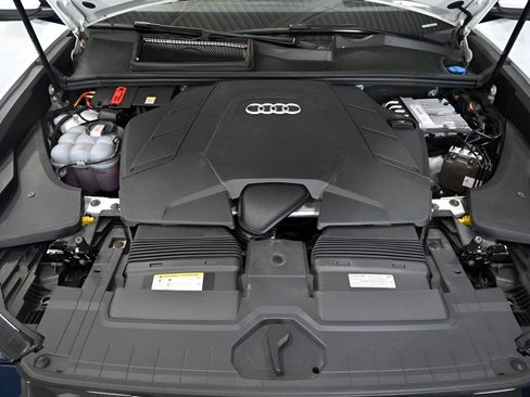 Used 2021 Audi Q8 Prestige AWD/4WD image 33