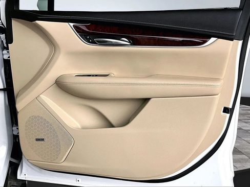 Used 2019 Cadillac XT5 Luxury FWD image 25