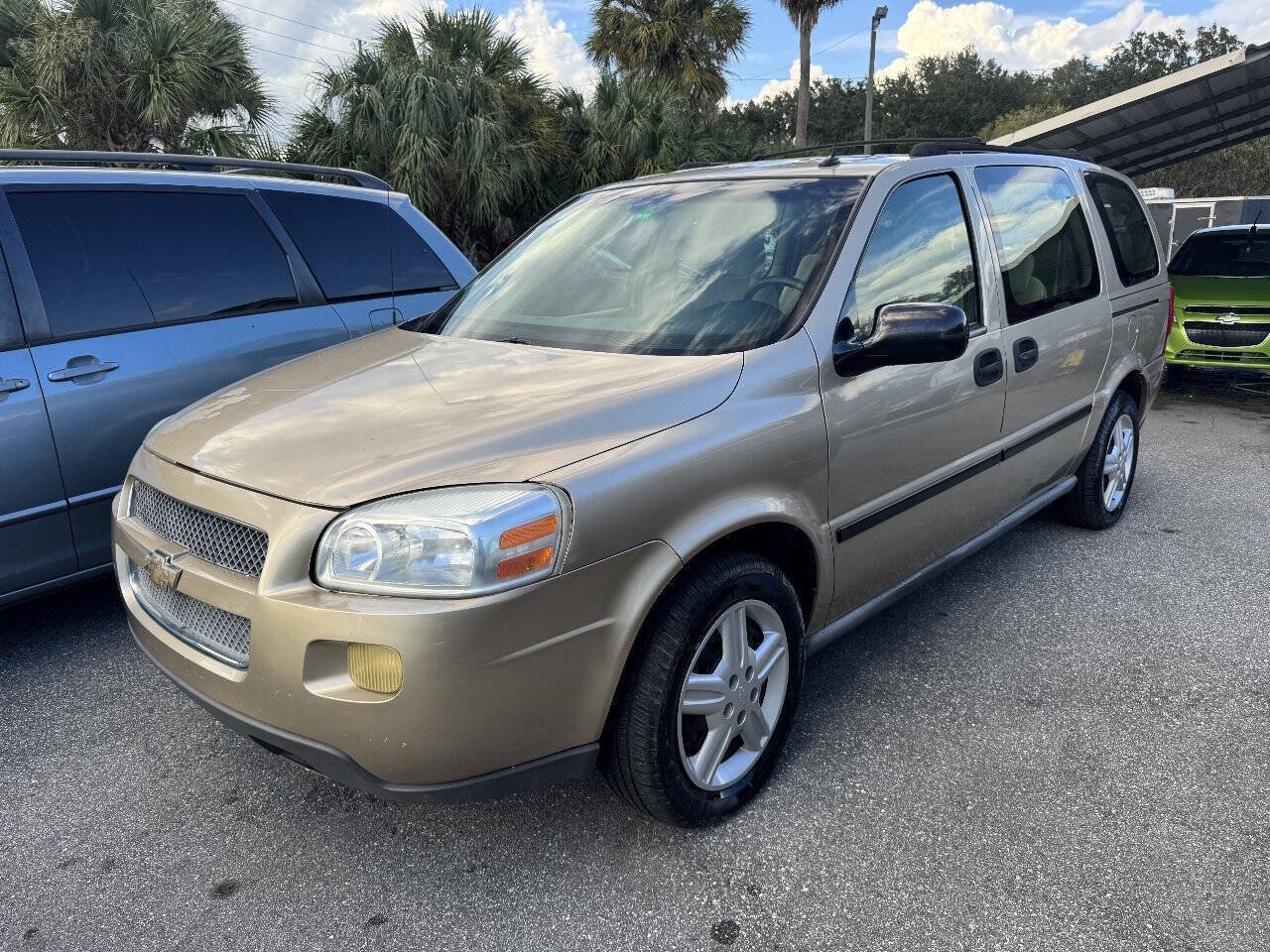 Used 2005 Chevrolet Uplander FWD image 1