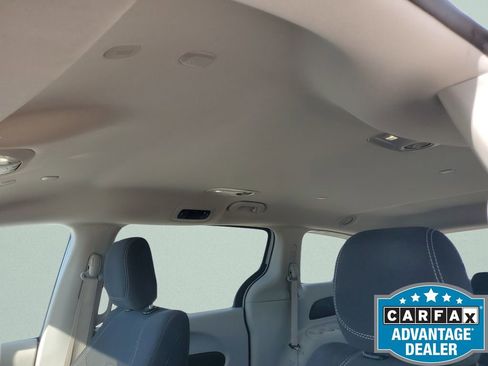 Used 2024 Chrysler Voyager LX image 21