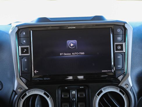 Used 2015 Jeep Wrangler Unlimited Sahara AWD/4WD image 14
