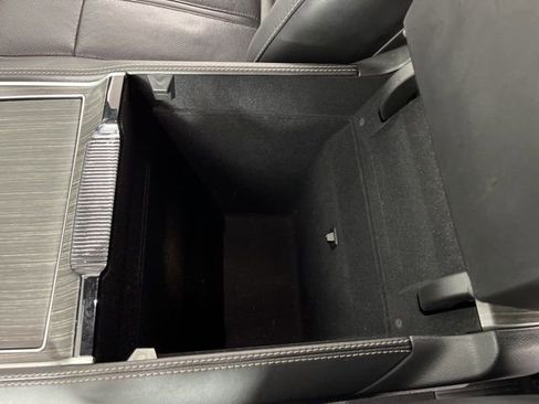 Used 2024 Jeep Wagoneer Series II w/ Flexible Seating Group image 31